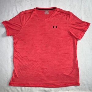 UNDER ARMOUR RED LOOSE FITTED SHORT SLEEVE SHIRT